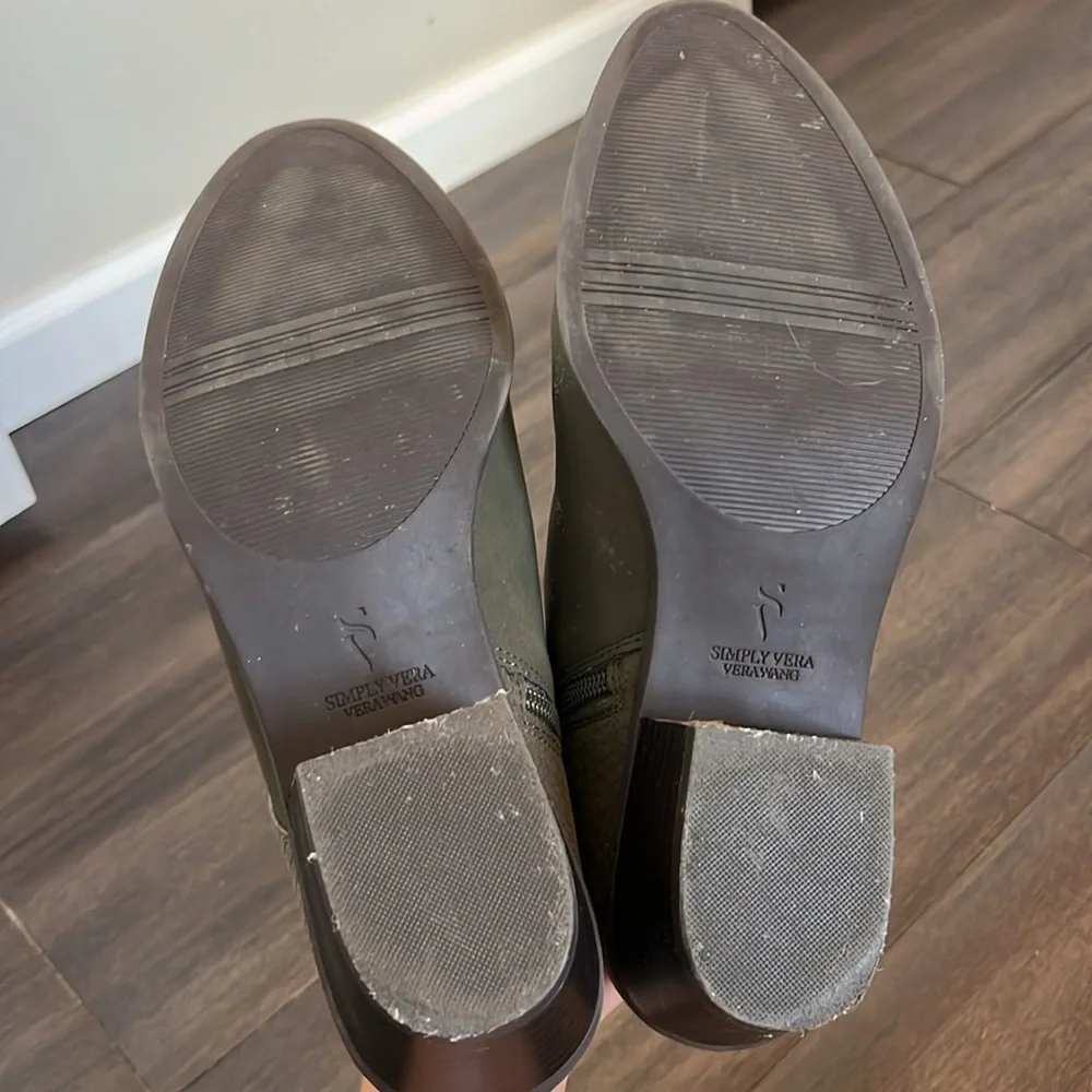 Simply Vera Side Zip Ankle Booties in Vienna Olive